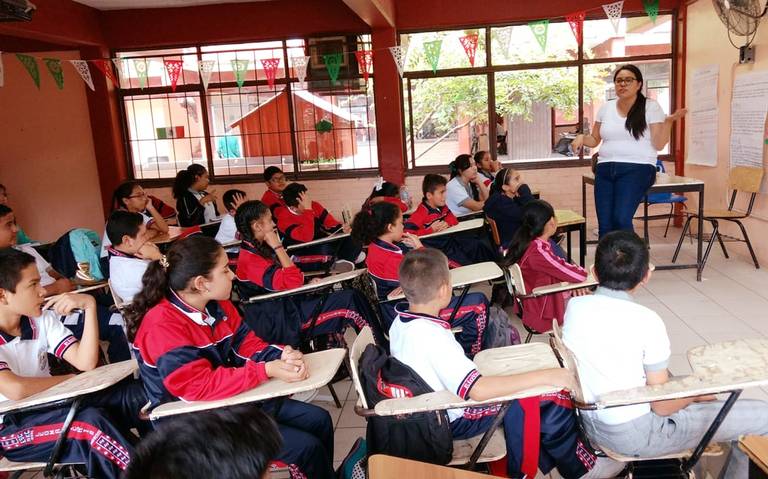 En la región de Acatlán regresan a clases más de 28 mil  estudiantes