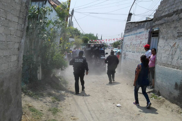 Amagan con linchar a 3 jóvenes por intentar robar en casa de Tehuacán