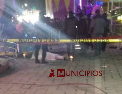 Asesinan en pleno zócalo de Amozoc a una mujer