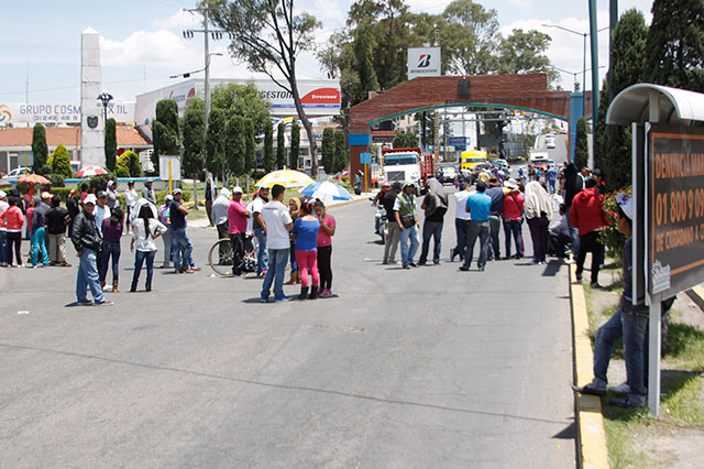 Ambulantes exigen la destitución del edil de Texmelucan