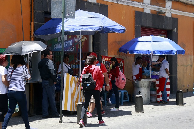 Barbosa promoverá diálogo para regular ambulantes en Puebla