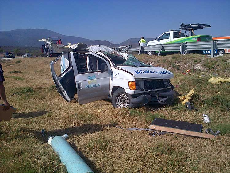 Vuelca ambulancia de Suma en la carretera Cuacnopalan-Oaxaca