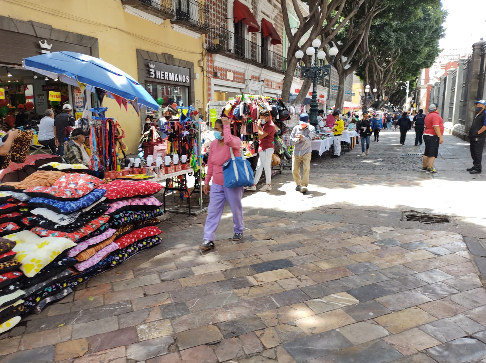Ambulantes invaden primer cuadro de Puebla capital