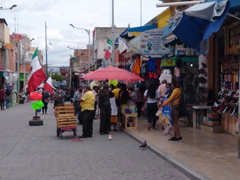 Líder de La Maldita Vecindad 2 quiere cobrar derecho de piso a ambulantes de Puebla