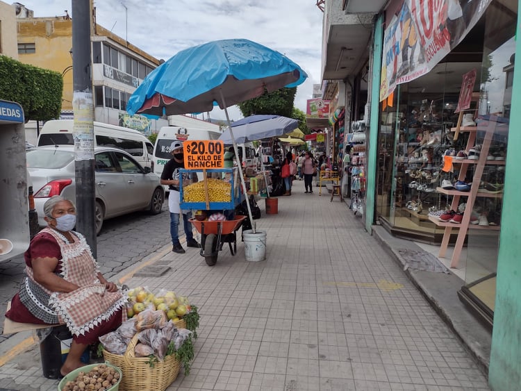 Invaden ambulantes el primer cuadro de Tehuacán