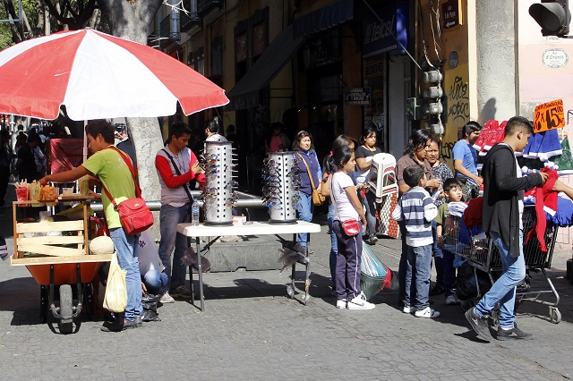 Coapeñas se niegan a dejar de vender en centro de Tehuacán