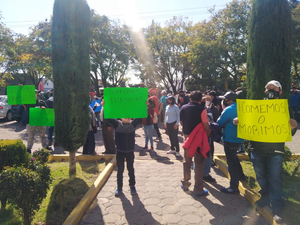 Con manifestación, ambulantes piden que los dejen trabajar en Texmelucan