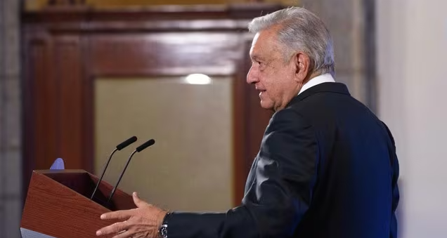 Si lo acusan de mafioso, no de tonto… ¿qué prepara el señor?