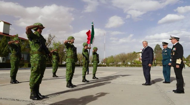 Ejército espía, Presidente cómplice