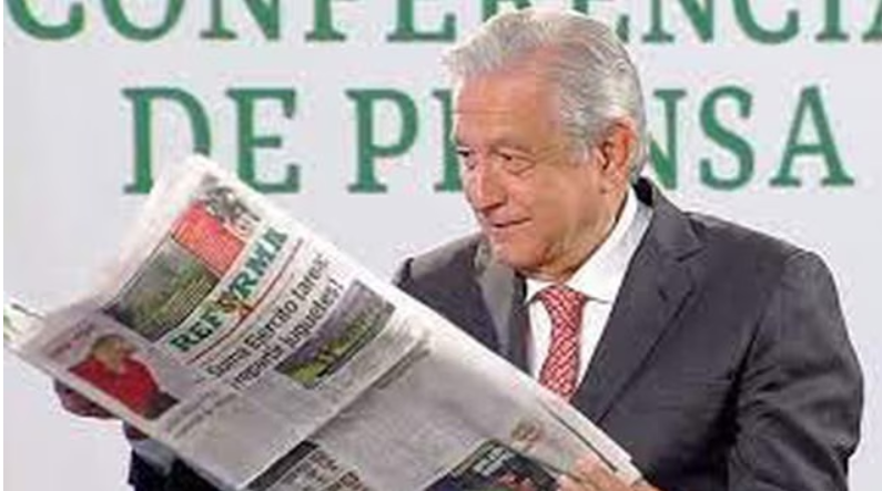 Reforma y la bandera blanca. Perdió su guerra con AMLO (quiere paz con Claudia)