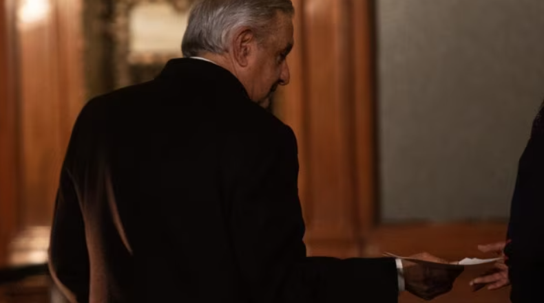 AMLO, en su soledad, ya no pone agenda