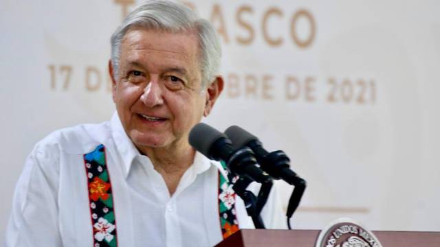 AMLO y cinco del INE, demócratas; Córdova, sus acólitos y acólitas, destruyen la democracia