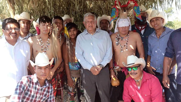 Desquicia al gobierno su obsesión por la popularidad