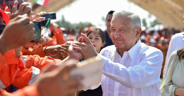 AMLO imparable como fenómeno social