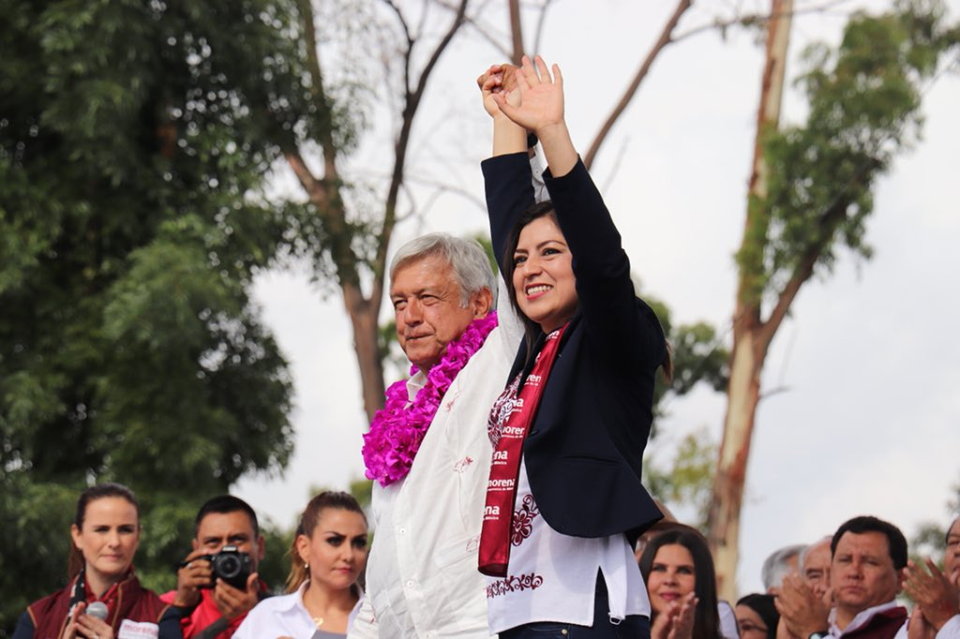 Seis de seis pide AMLO a los poblanos en la Plaza de la Victoria