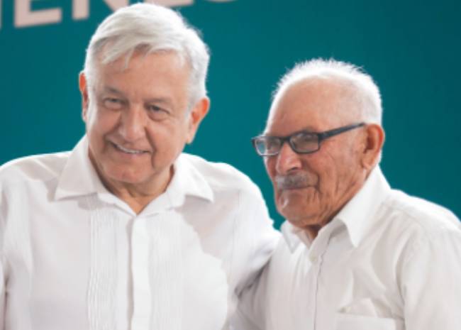 Felicidades a los papás, estén donde estén: López Obrador
