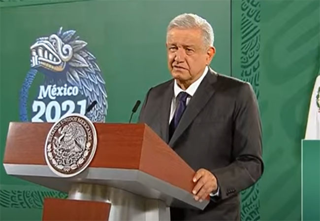 EN VIVO AMLO defiende el Quién es quién en los medios