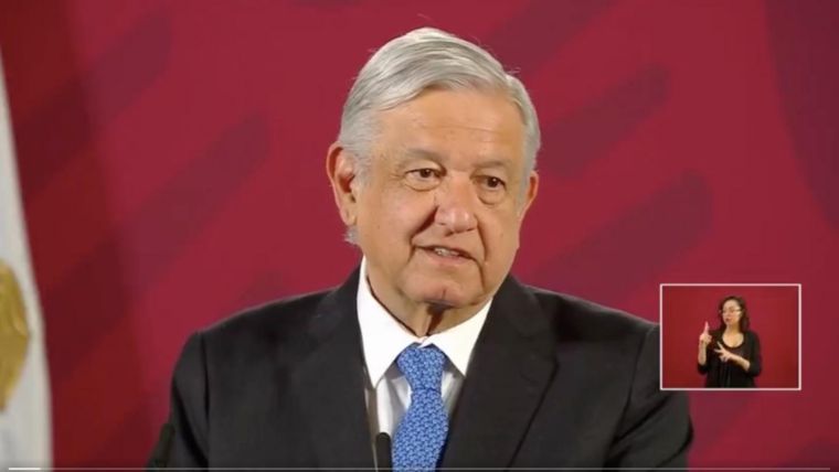 AMLO entrega al CCE lista de empresas que deben impuestos