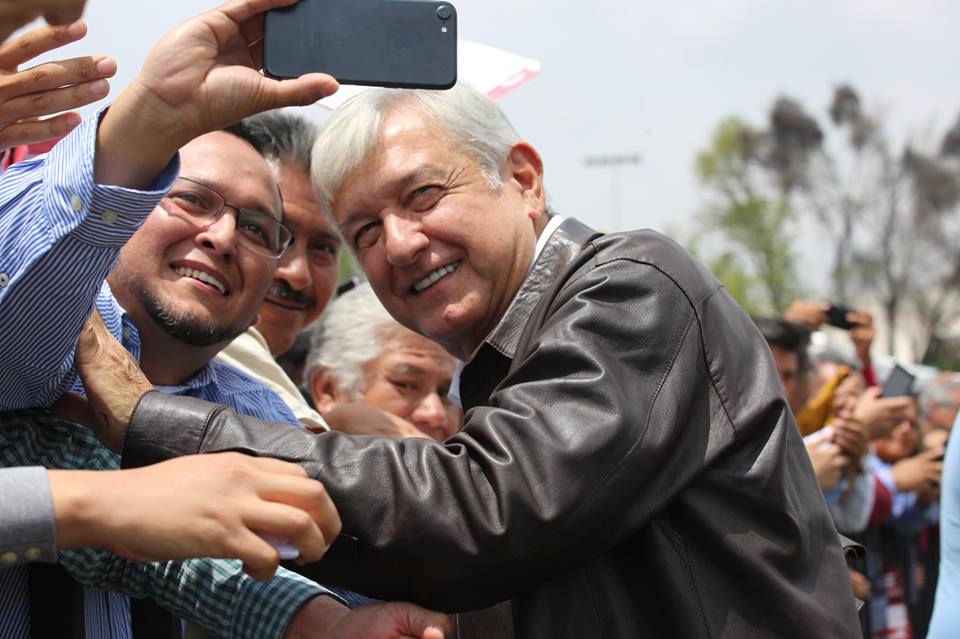 Aparece huachimanta en Guanajuato, contra López Obrador
