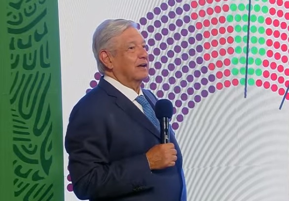 Me voy a tomar una caguama por victorias de Morena, dice Obrador
