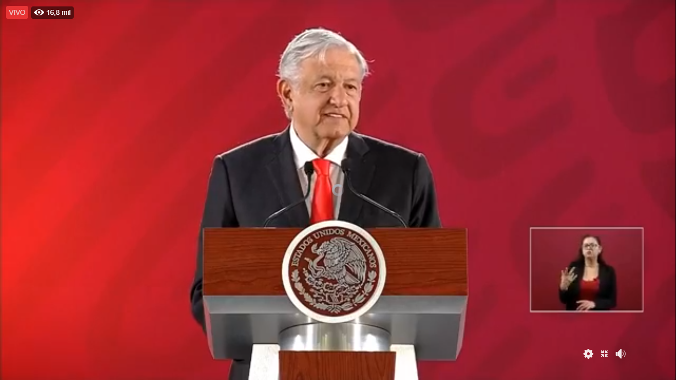 Presenta AMLO programa para promover la lectura