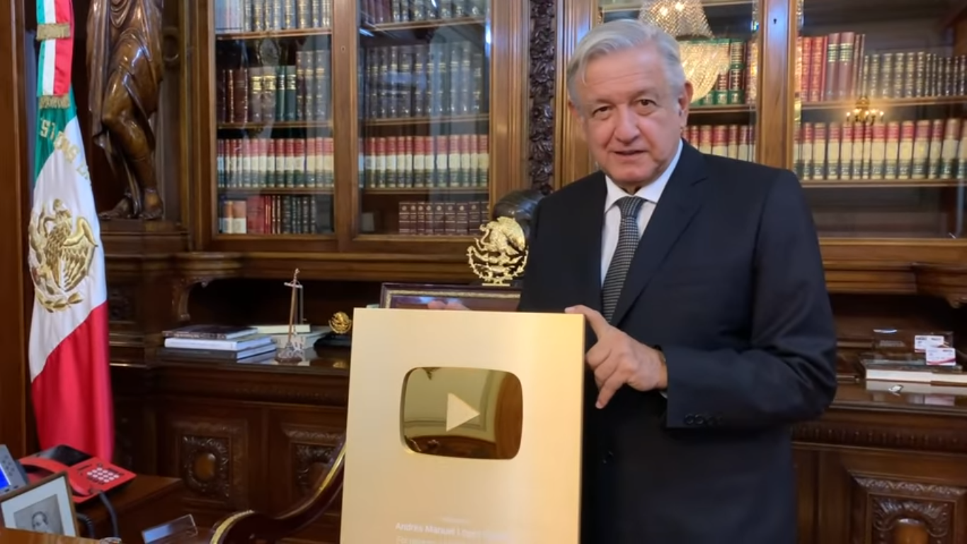 AMLO, primer presidente en obtener botón de oro de YouTube