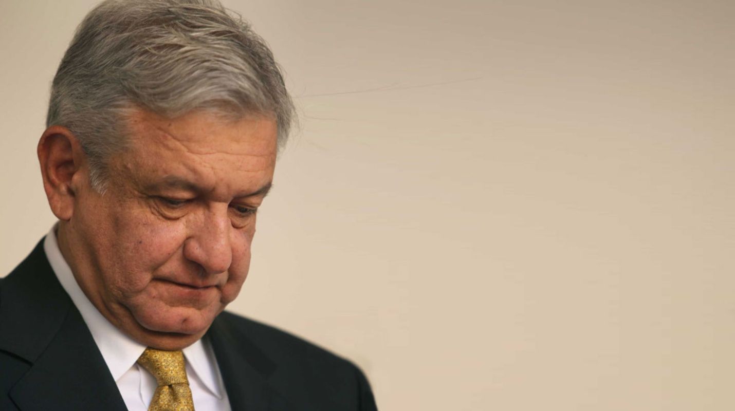Baja 10 puntos aprobación de AMLO por violencia en el país