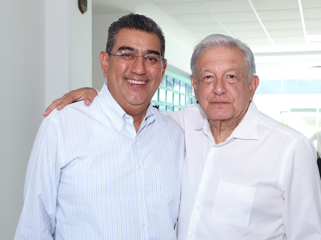 AMLO y Sergio Salomón evalúan avances del IMSS-Bienestar en Puebla