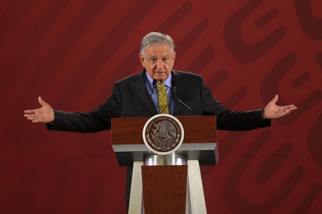 Prohíbe INE transmitir mañanera de AMLO en Puebla por elección