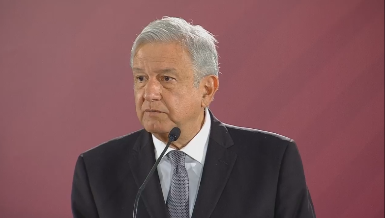 Pide López Obrador que no bloqueen y se respete la ley