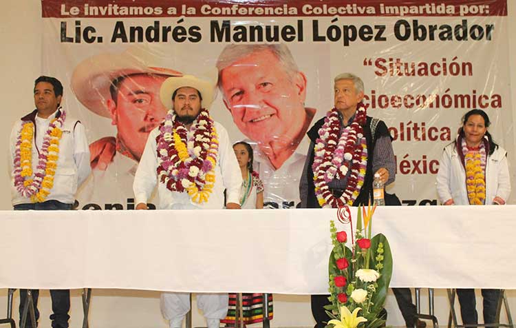 Moreno Valle pone candidatos en PAN, PRD y PRI: AMLO