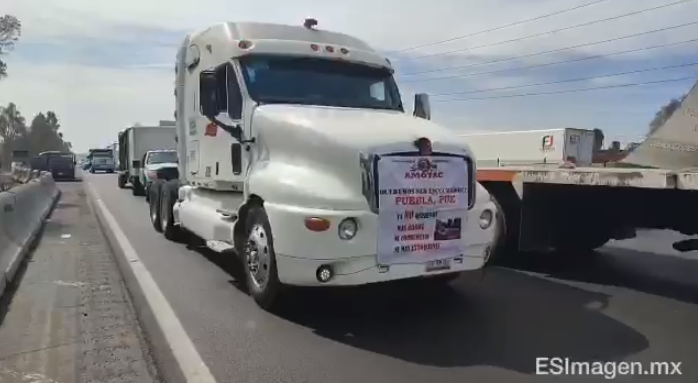 VIDEO Inicia caos en la México-Puebla por protesta de la AMOTAC