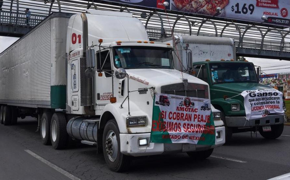 Pide Barbosa a transportistas de AMOTAC no bloquear carreteras en Puebla