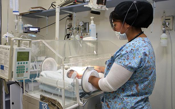Ampara Corte a recién nacida que perdió la vista por negligencia médica del IMSS