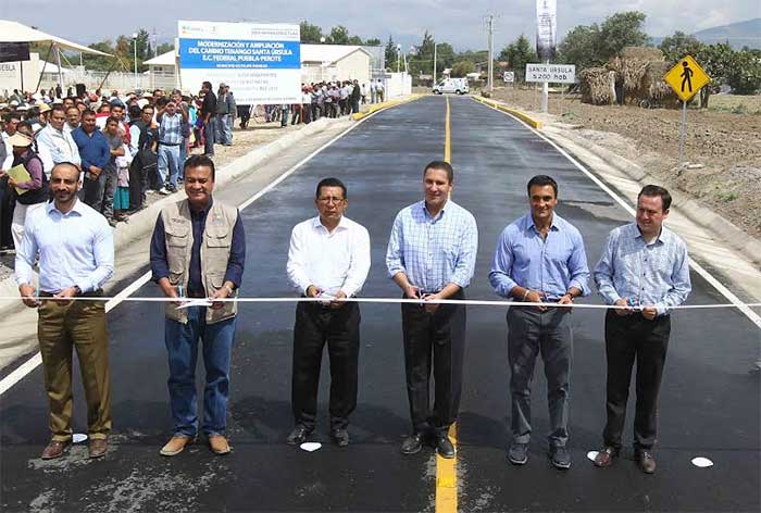 Inaugura RMV ampliación del camino Tenango Santa Úrsula