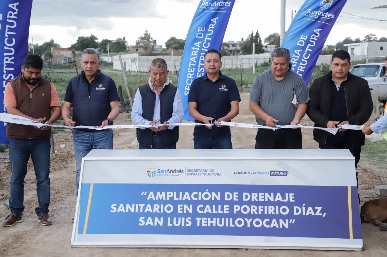 Entrega Tlatehui ampliación de drenaje en San Luis Tehuiloyocan