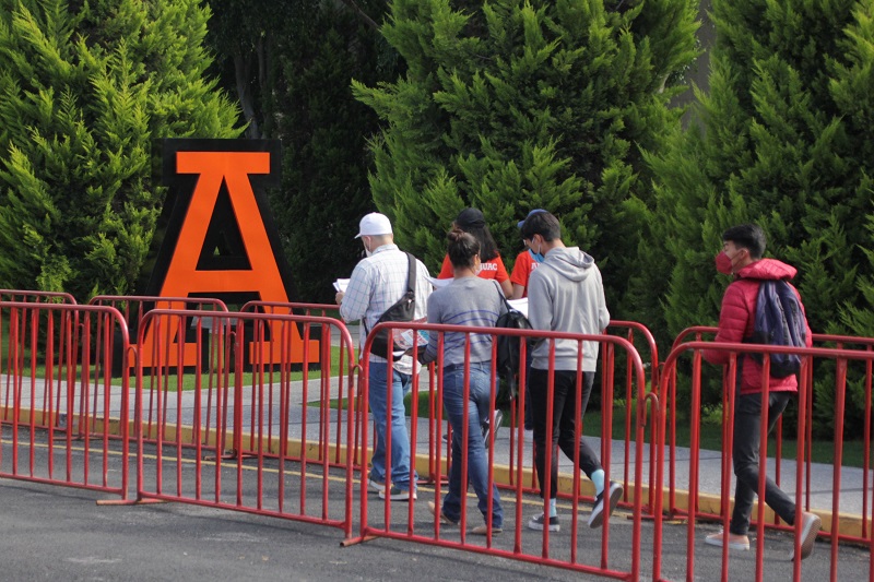 La Anáhuac suspende a alumnos por golpiza a joven en la Estrella de Puebla