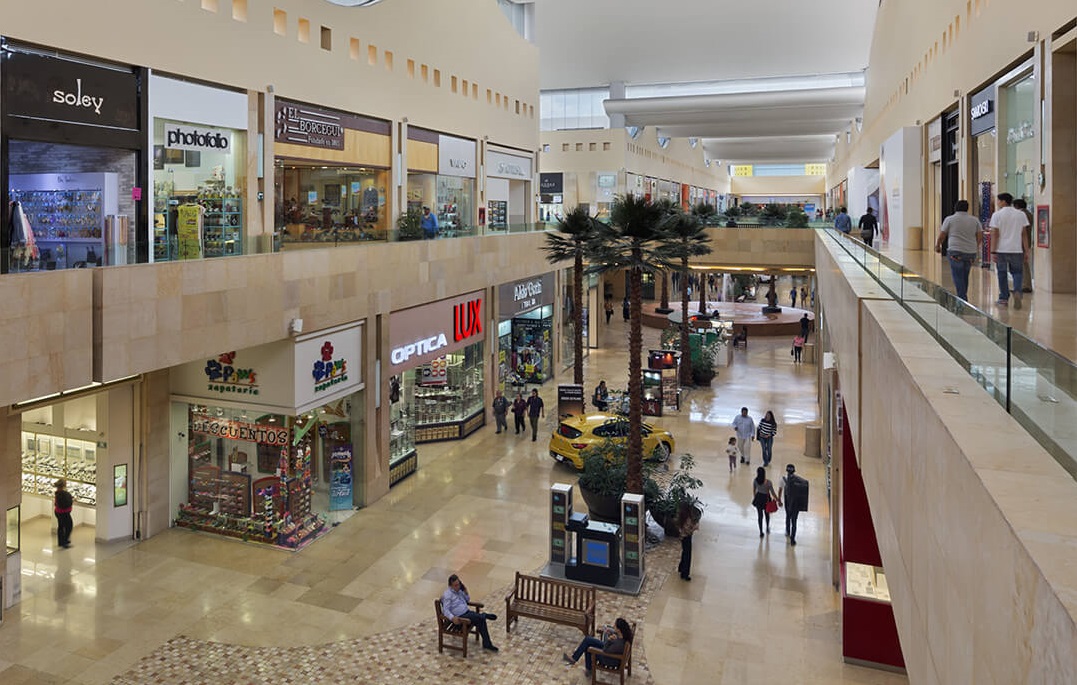 Abren pista de hielo gratuita en el Centro Comercial Angelópolis