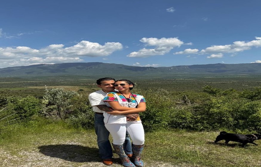 Ángela y Nodal, celebran dos meses de casados