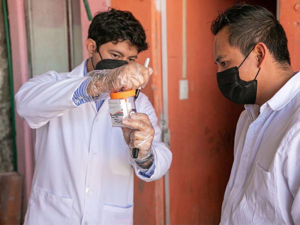 Aplica SMT antidoping a 241 operadores del transporte público en Puebla