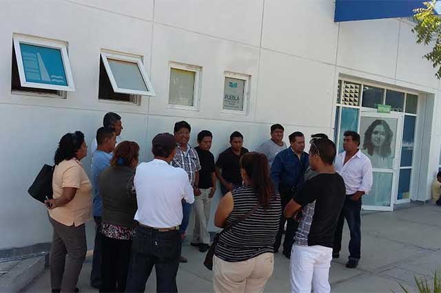 Acusa Antorcha muerte por negligencia en Acatlán; Salud lo niega