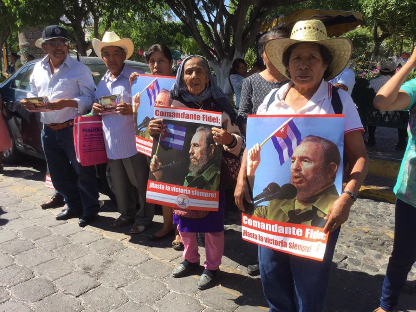 Homenajean a Fidel Castro Ruz en el zócalo de Izúcar de Matamoros