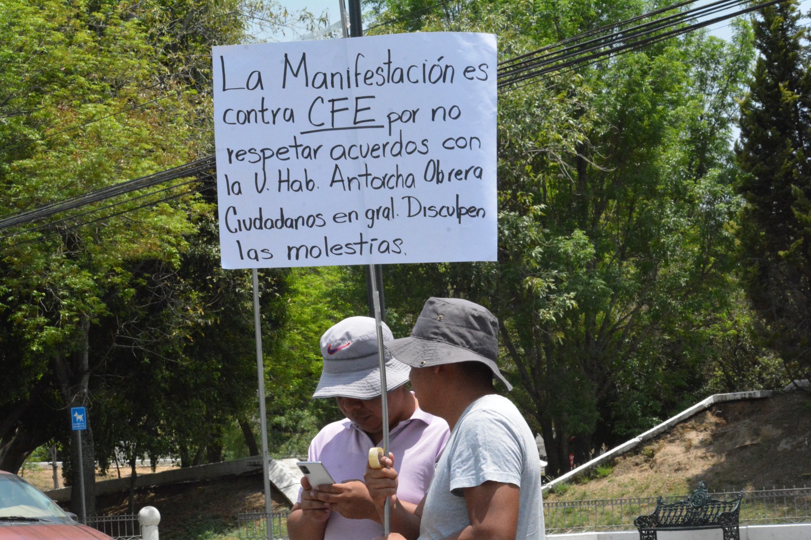 La CFE le corta luz a los antorchistas pese a que pagan