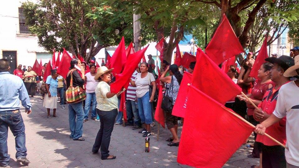 Se manifiesta Movimiento Antorchista en el municipio de Chietla