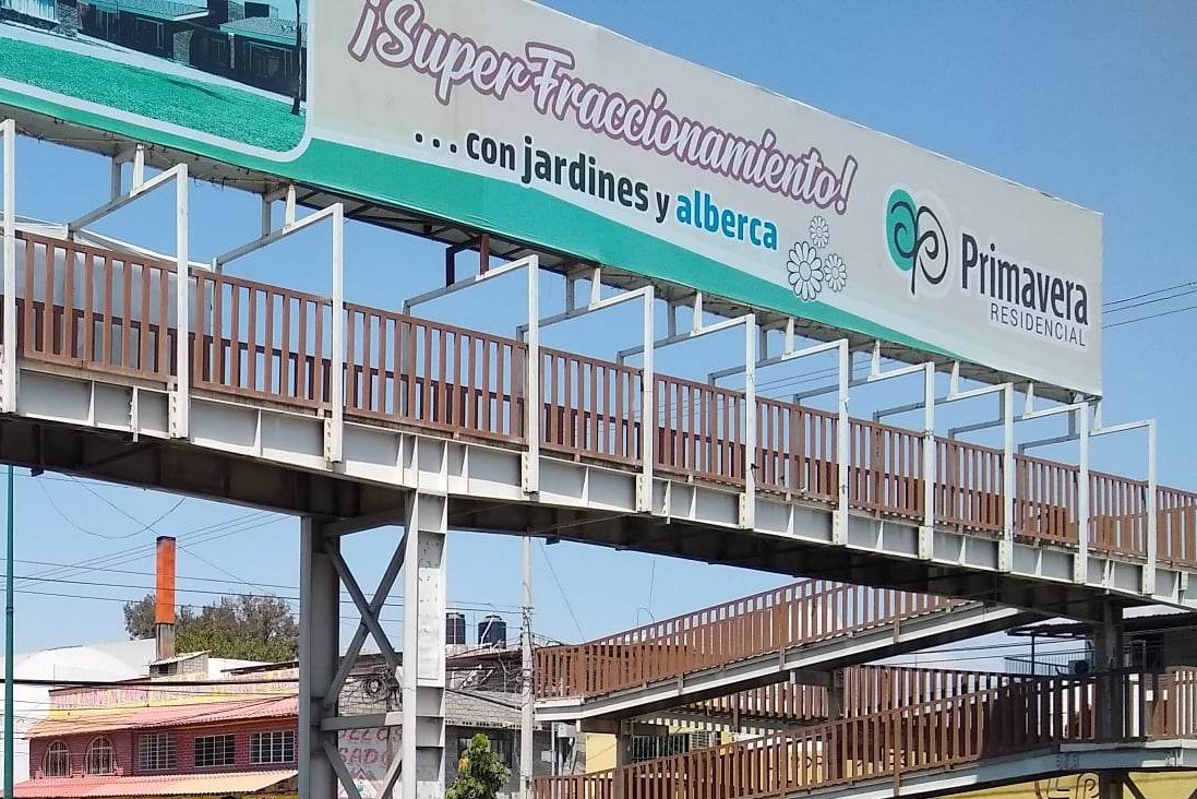 Va Desarrollo Urbano de Tehuacán por regularización de espectaculares y anuncios de negocios 