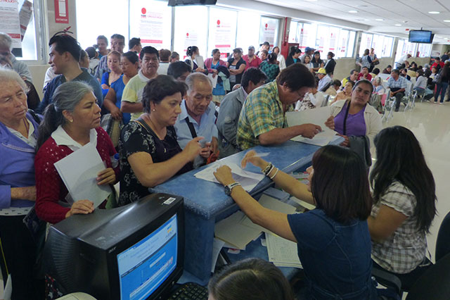 Acusan riesgos en hospital de Tehuacán por cortes de energía