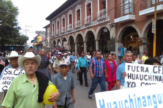 Culpan a Superintendencia Tulancingo de CFE por apagones en Huauchinango