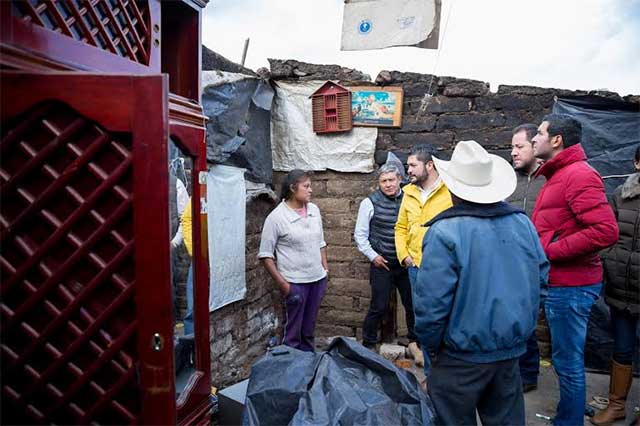 Otorgan apoyos a afectados por viento en Chignahuapan