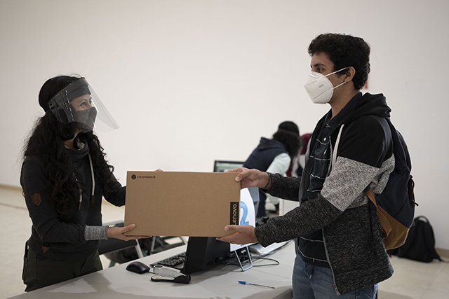 Continúa BUAP con apoyo tecnológico y de conectividad en municipios poblanos