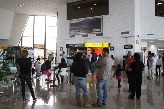 Cierra este martes el aeropuerto de Puebla por caída de ceniza del Popo